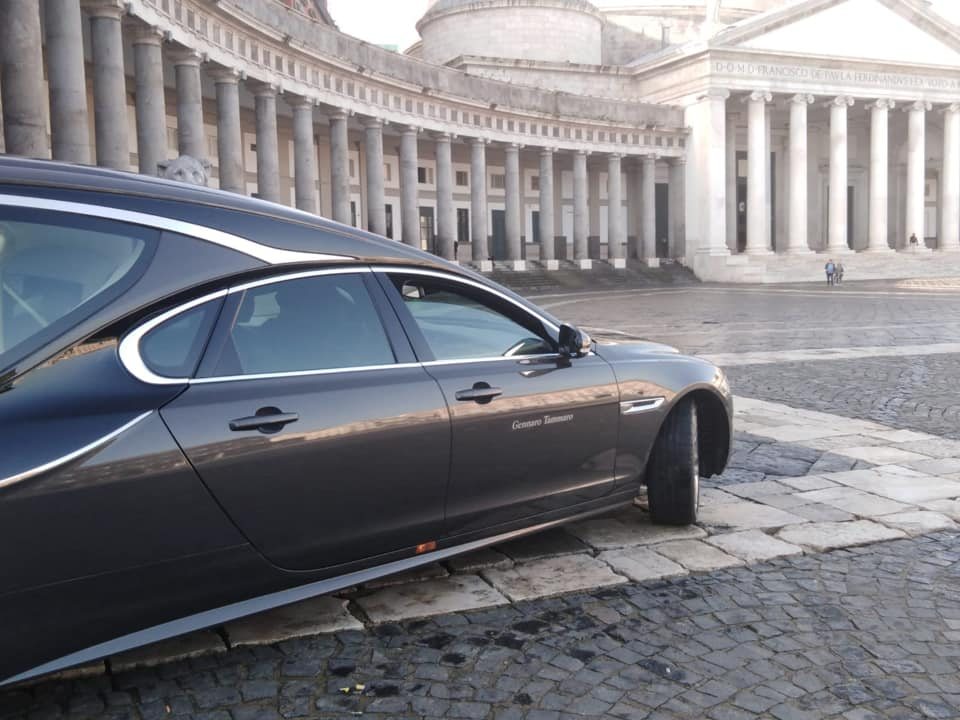 Auto funebre Gennaro Tammaro a Napoli - servizio di cremazione e onoranze funebri